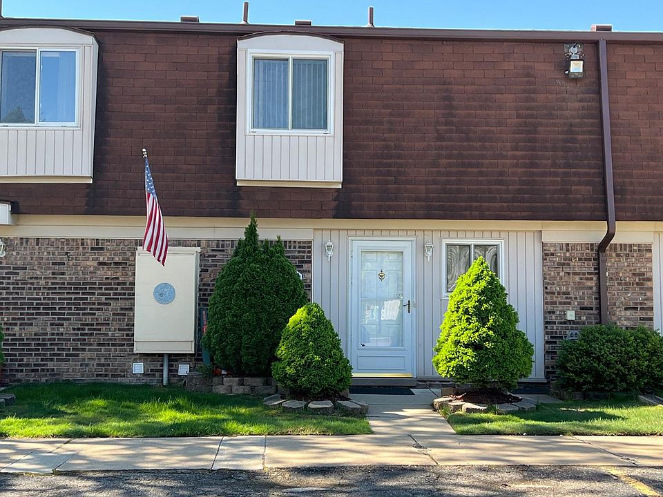 1st image of 15566 Dupage Blvd #111