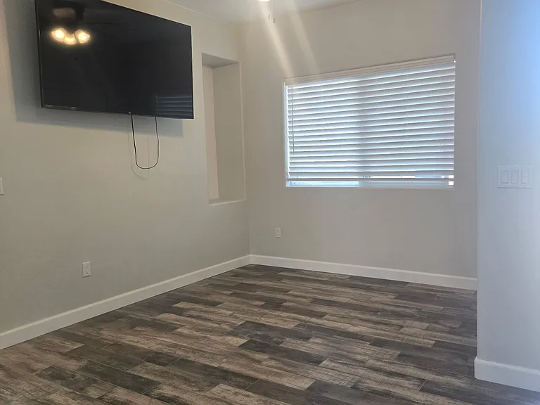 7727 McKinley Ave — Photo 8