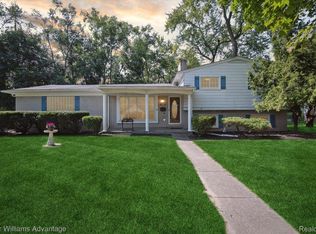 34037 Coventry Dr, Livonia, MI 48154