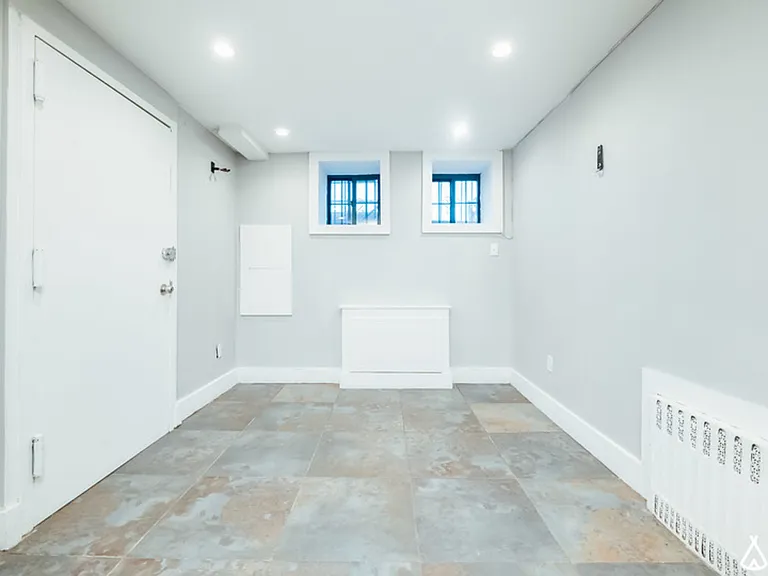 1013 Pacific St #1R — Photo 8