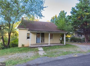 628 Brownville Ln, Charles Town, WV 25414