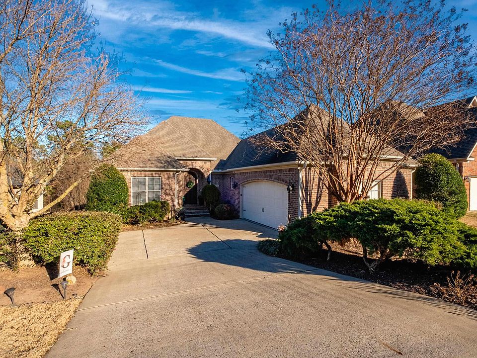 1st image of 9 Epernay Cir
