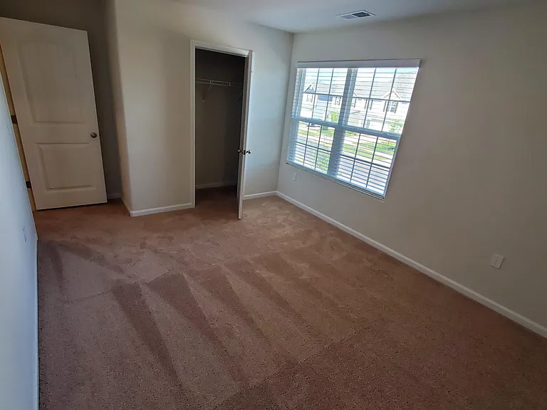 Guest Bedroom #2 Upstairs