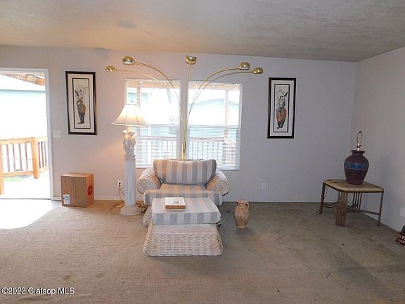 5th image of 42280 Lois Loop Unit 20