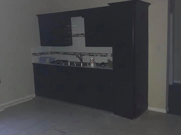 3rd image of 2358 E Los Ebanos Blvd