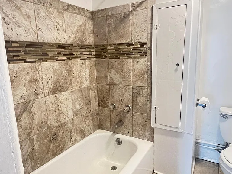 294 Washington Ave #2 — Photo 7