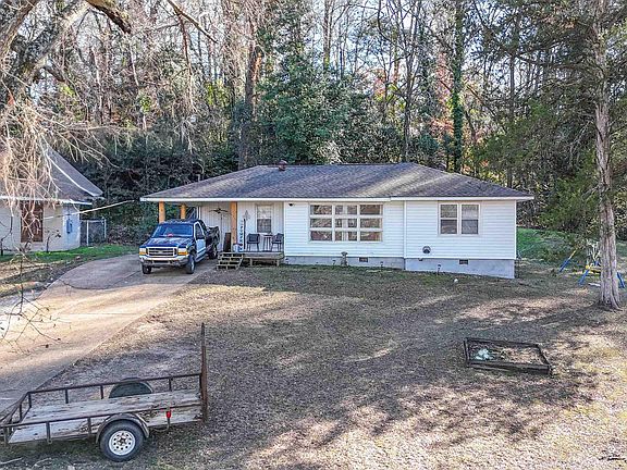 3rd image of 9 Dogwood Ln