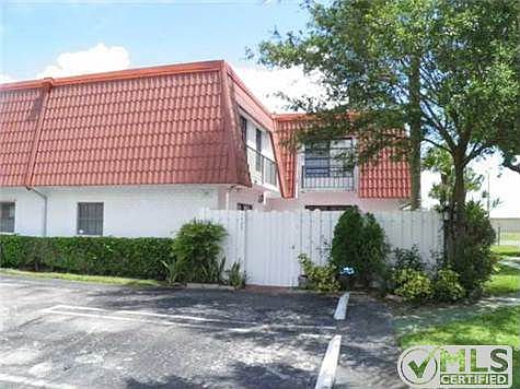 2nd image of 1423 Princeton Ln