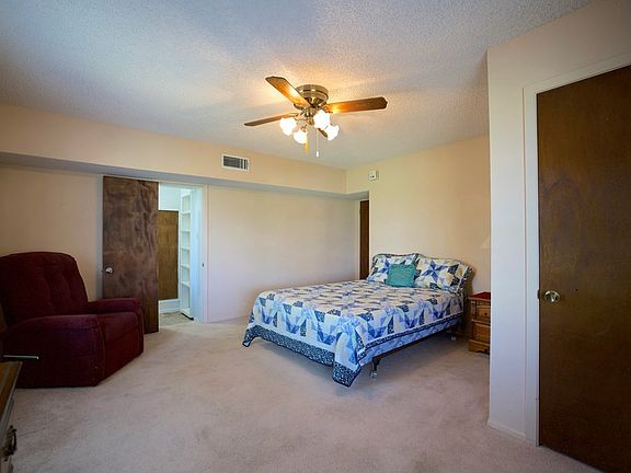 5th image of 8881 Rust Rd