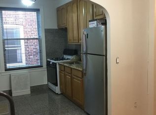 33-40 28th St #2R, Astoria, NY 11106