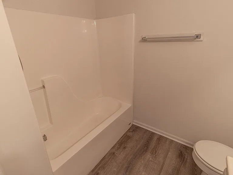 3310 E Saint Charles Rd — Photo 20