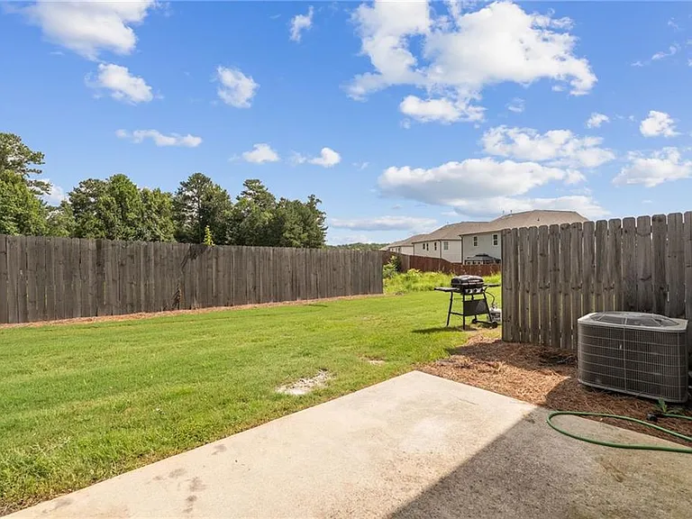7134 Gladstone Cir — Photo 24