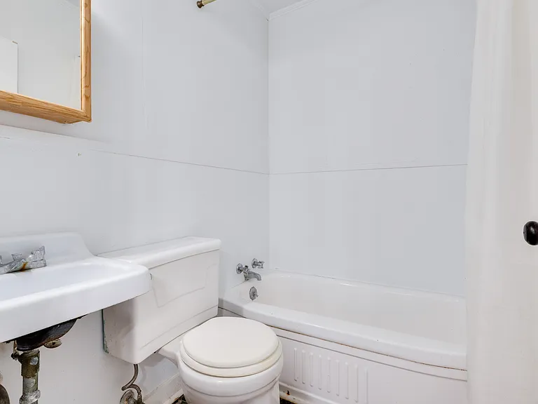 406 Voorhies St #B — Photo 7