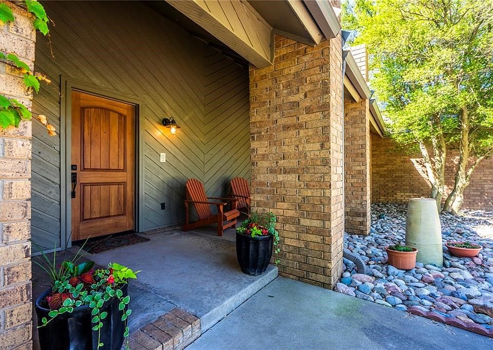 Large front porch to enjoy nature and peaceful evenings at home