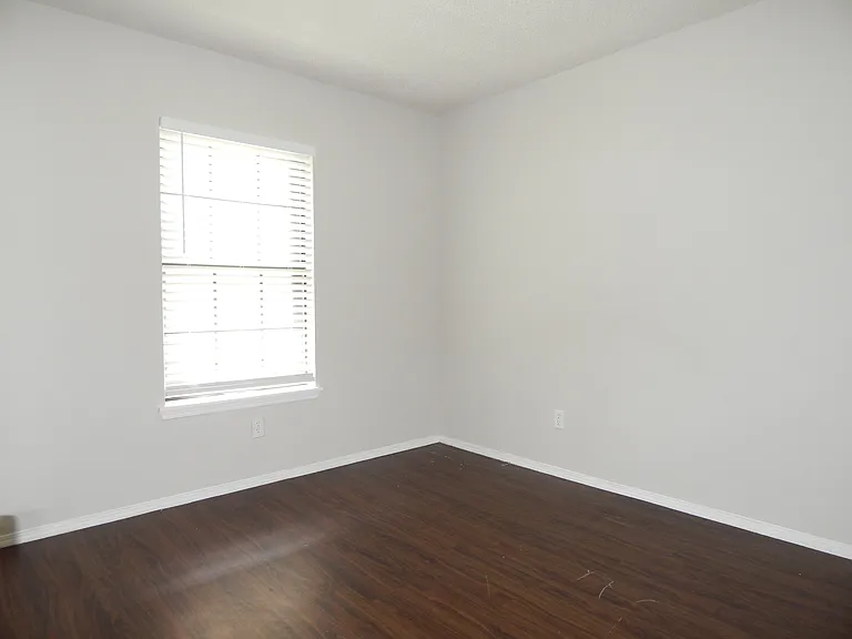 424 Adelaide Dr — Photo 15