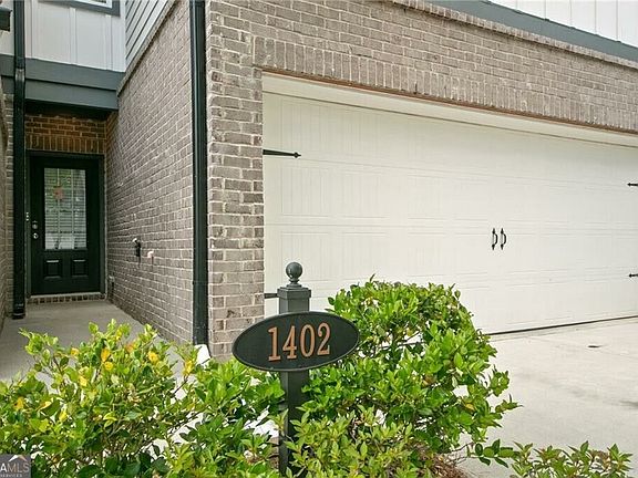 2nd image of 1402 Vayda Ct
