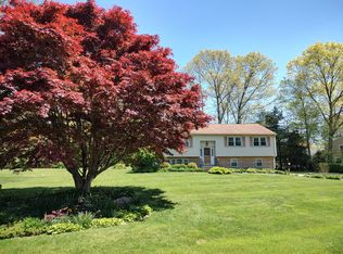224 Lenore Dr, Shelton, CT 06484
