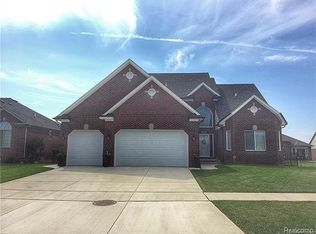 18424 Opal Dr, Macomb, MI
