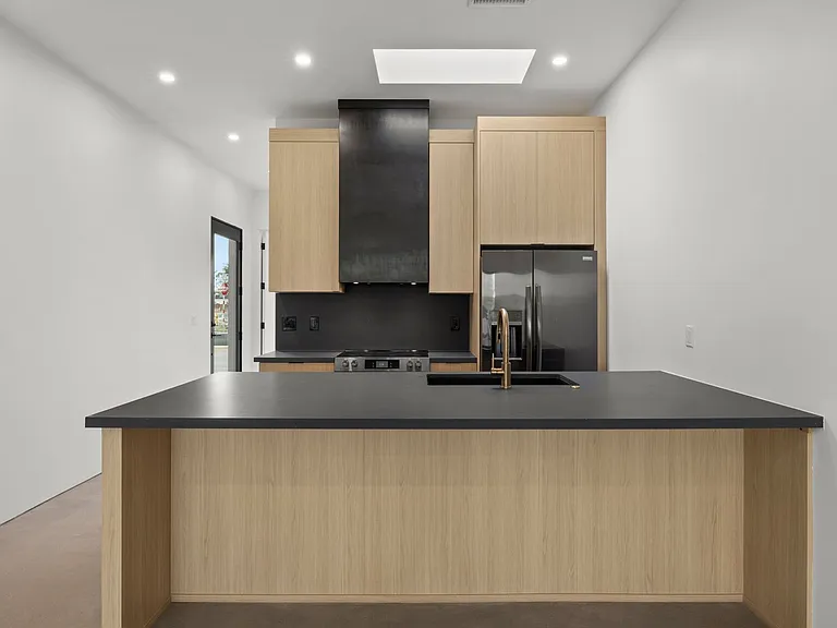 3601 E Coronado Rd #1 — Photo 13