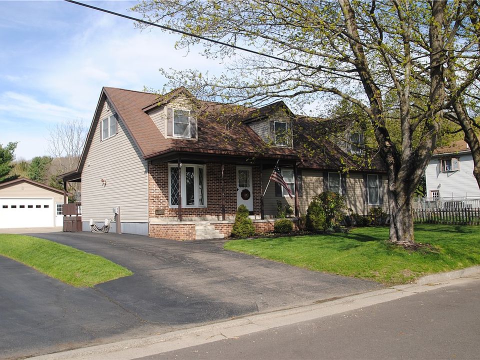 1st image of 3 Maxwell Ave