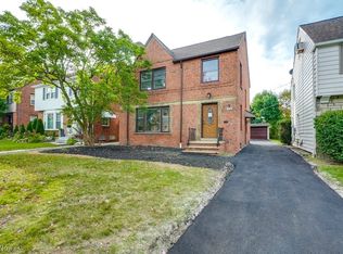 3962 Bushnell Rd, University Heights, OH 44118