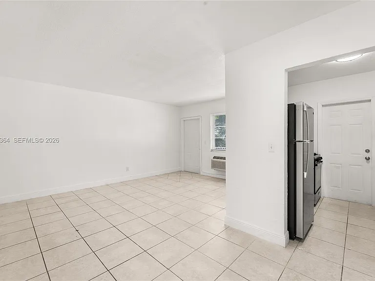 6905 Rue Vendome #8 — Photo 10