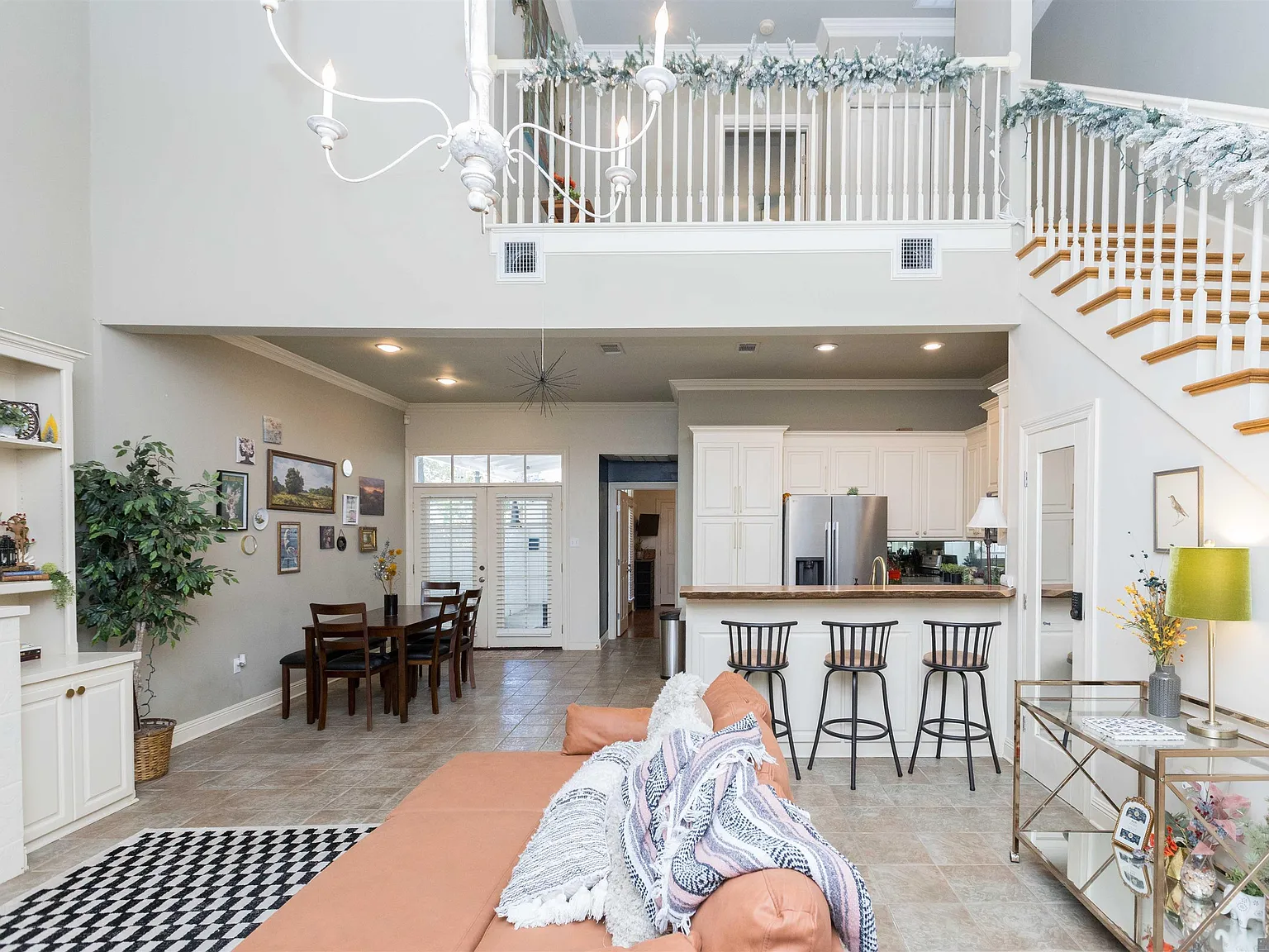 2 bed, 1577 sqft, $1,850 — Photo 3