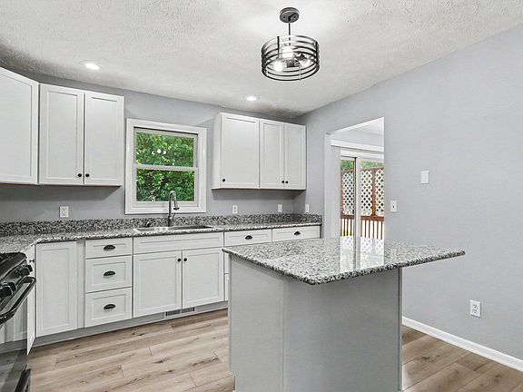 3rd image of 4325 N Armand Ave
