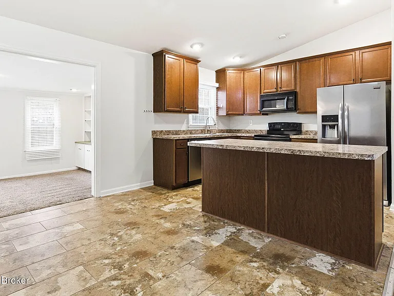 2403 Silverbrook Ave — Photo 8