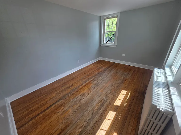 3288 Franklin Ave — Photo 6