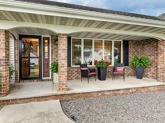 4th image of W2593 Oakmeadow Ct