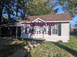 1024 S Lillian Ave, Bolivar, MO 65613