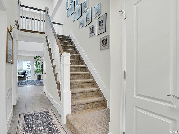4th image of 54 Estate Court #54