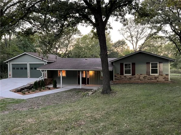 17482 26th St, Lawrence, KS 66044