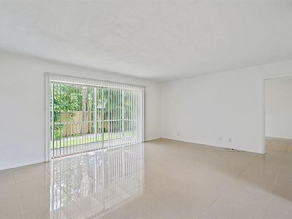 5th image of 10290 N Military Trl APT 4A