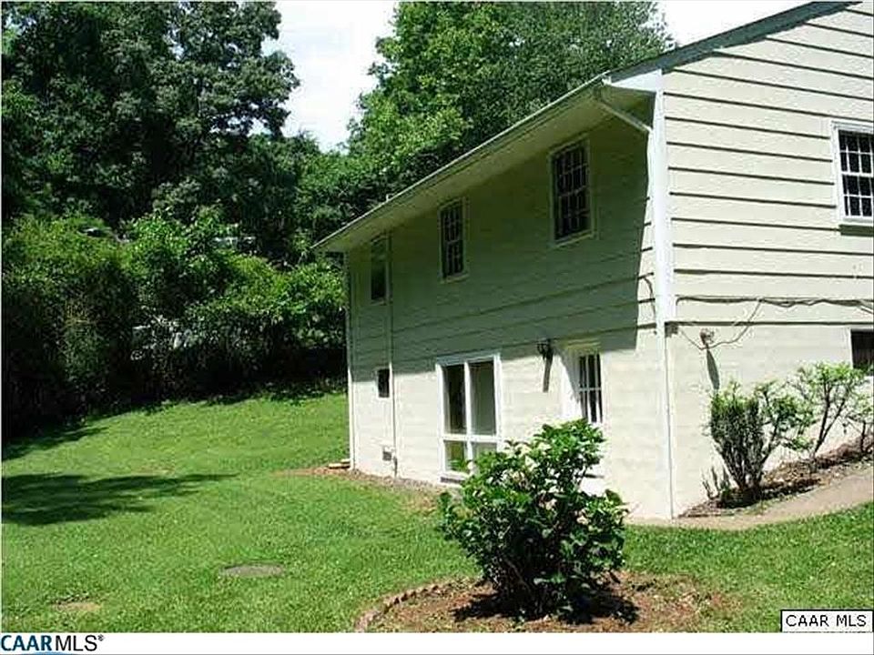 2nd image of 119 Stratford Ct #B