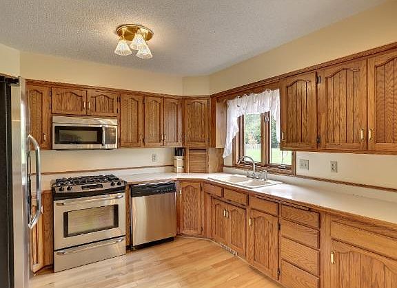 5th image of 4820 Orchid Ln N