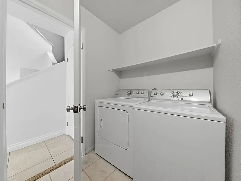 348 Faulkner Ct — Photo 19