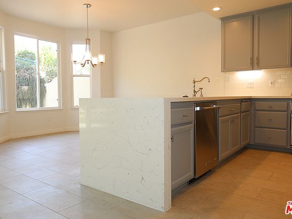 5th image of 6463 Zuma View Pl Unit 165