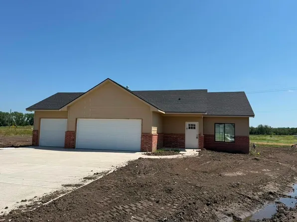 1630 Midway Ct, Valley Center, KS 67147