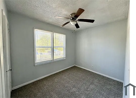 3 bed, $1,400 — Photo 4