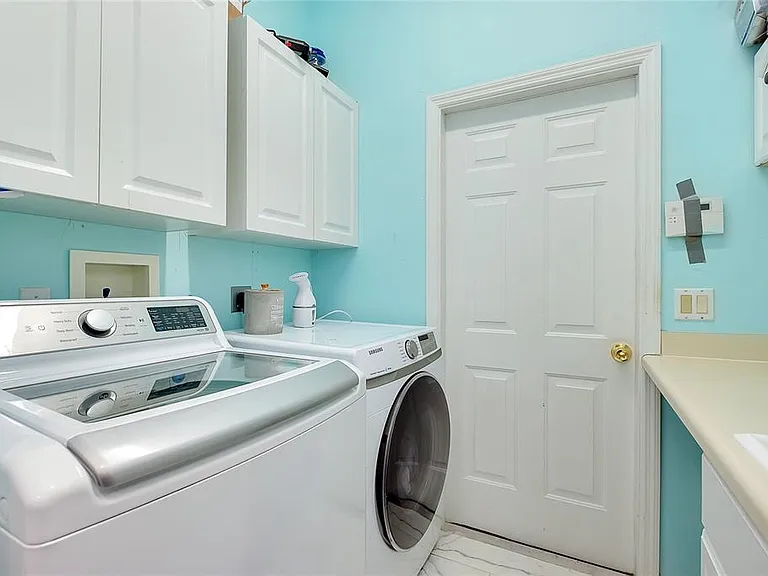 360 Cedarbrook Ct — Photo 17