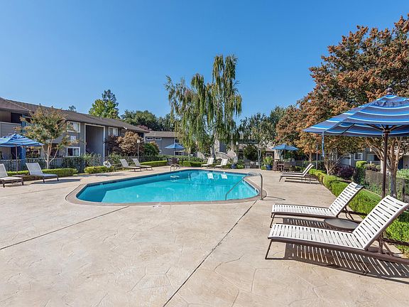 4th image of 202 Calvert Dr #172
