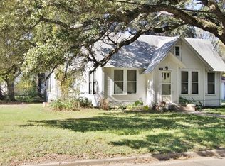 201 N Woodrow St, Madisonville, TX 77864