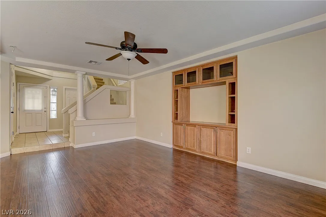 3 bed, 2.5 bath, 1685 sqft, $2,255 — Photo 3