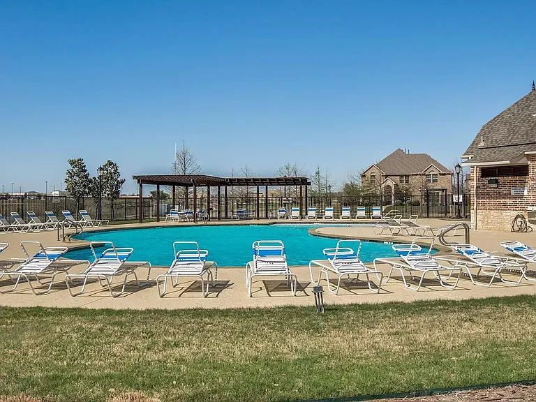 7772 Ivanhoe Dr — Photo 28