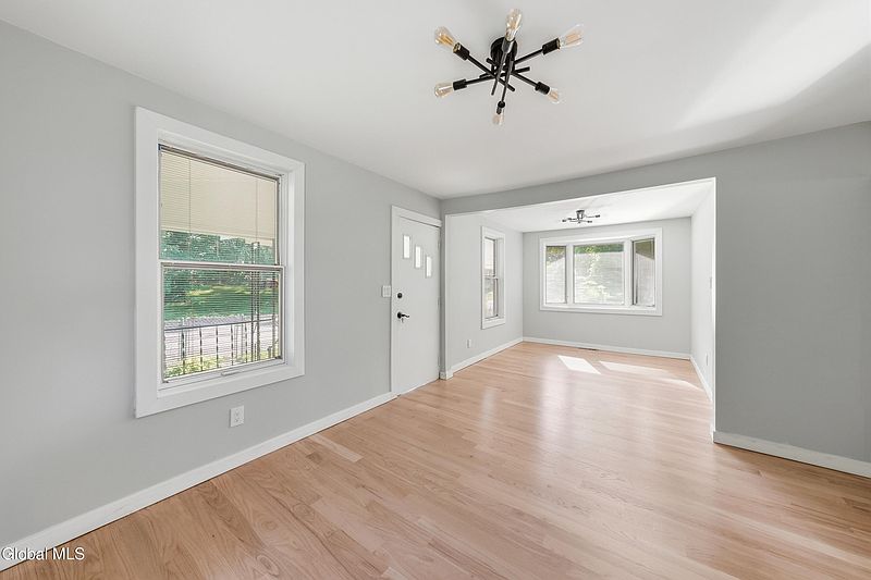 4th image of 244 William Street