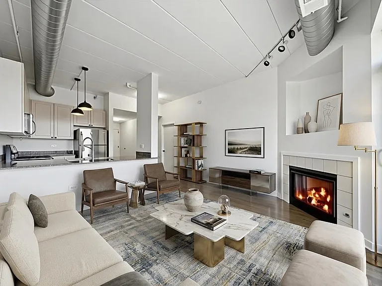 1155 W Madison St #507 — Photo 11