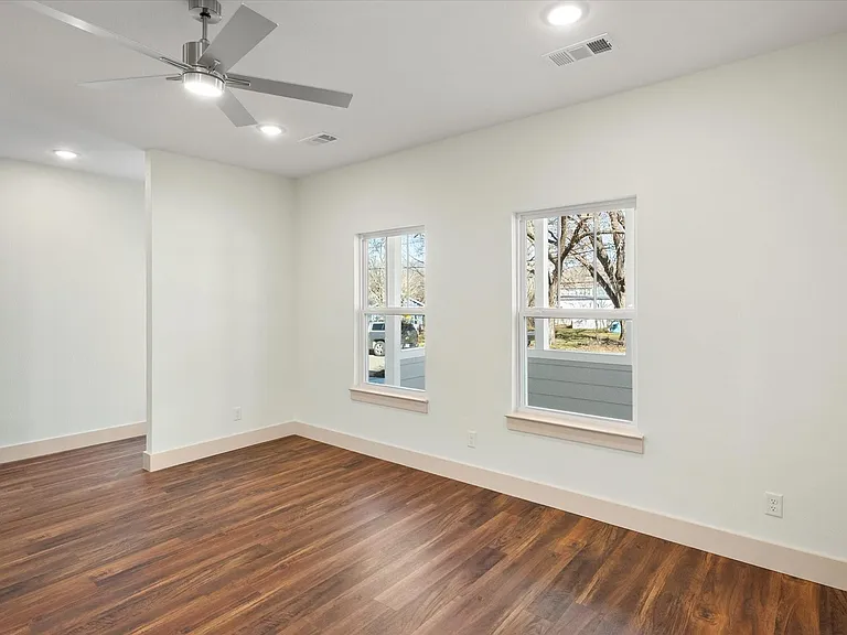 504 E Kimball St #1 — Photo 6