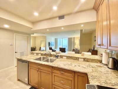 17555 Atlantic Blvd PH 3, Sunny Isles Beach, FL, 33160
